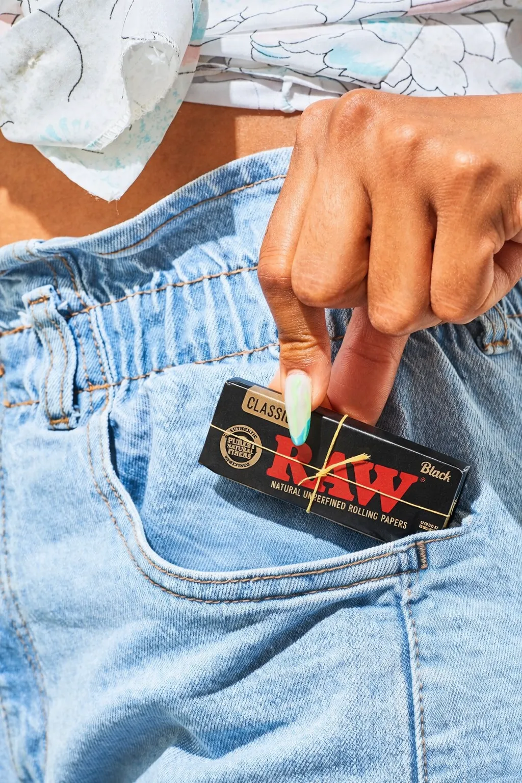 Pipe420 Rolling Essentials – RAW Classic rolling papers for everyday smoking essentials and lifestyle accessories